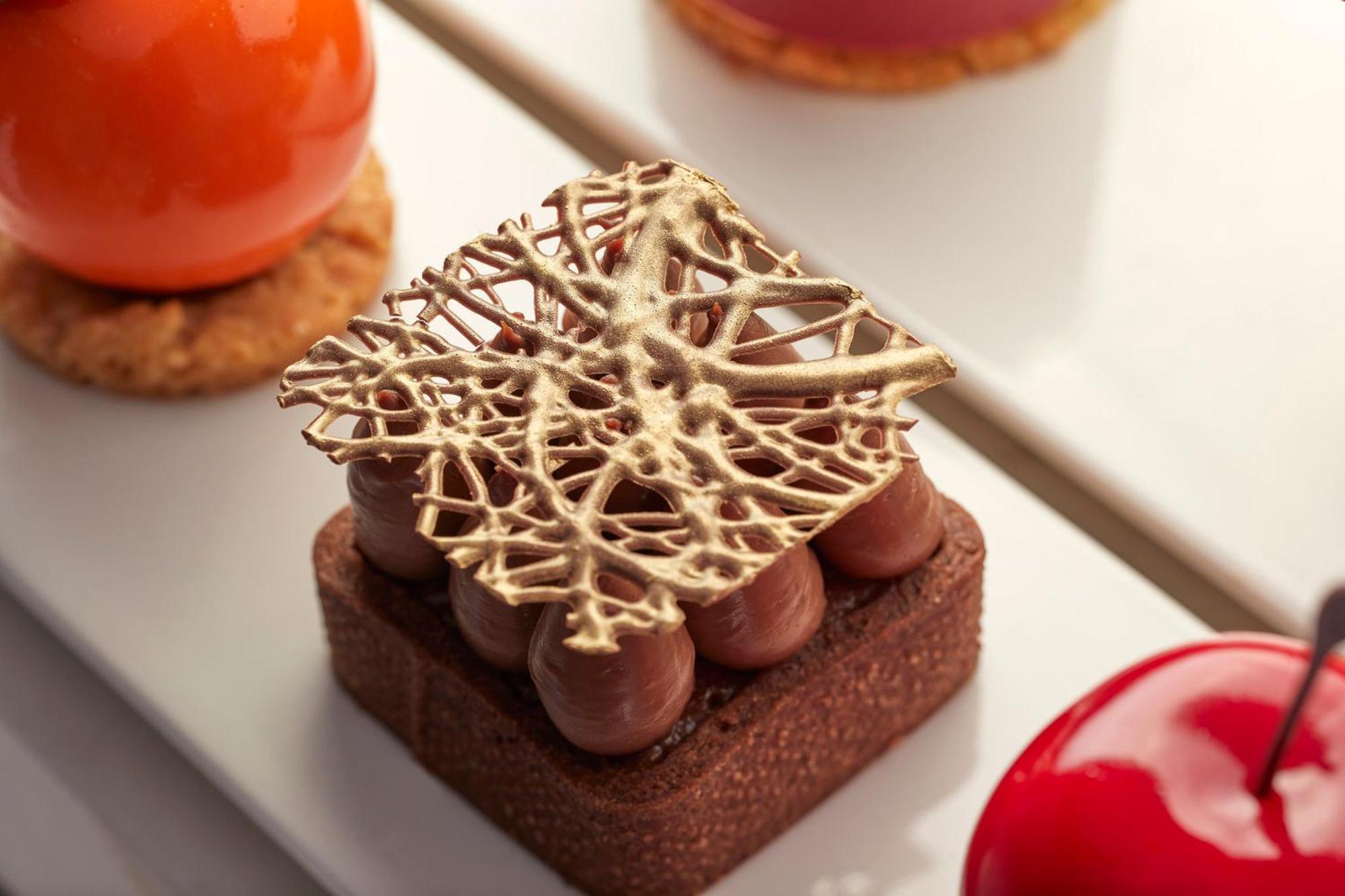 Mandarin Oriental, Santiago Hotel Eksteriør billede A chocolate snowflake