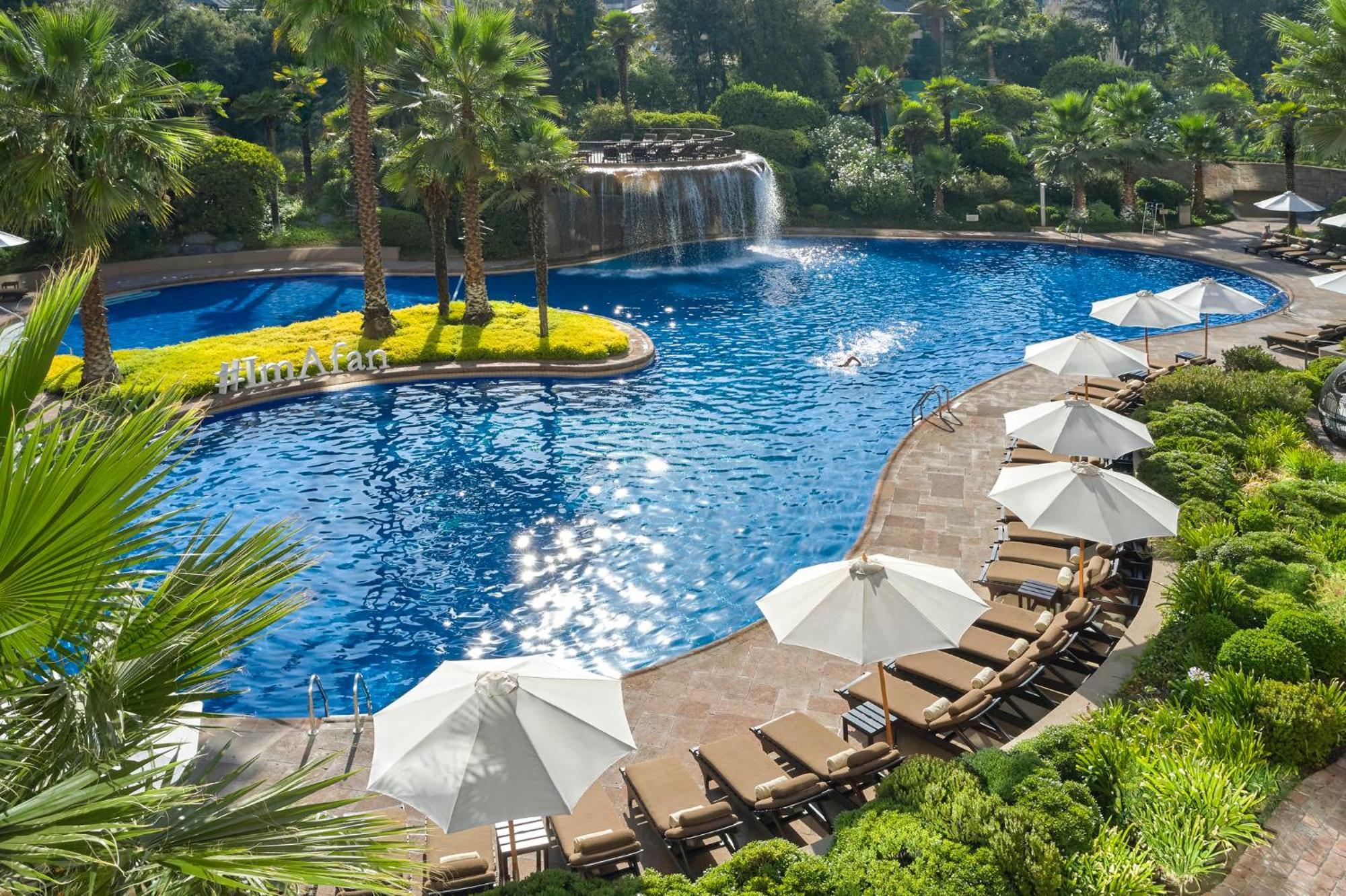 Mandarin Oriental, Santiago Hotel Eksteriør billede The pool at the Atlantis Paradise Island